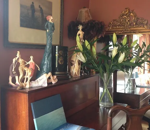 The Ford Bed & Breakfast 3*